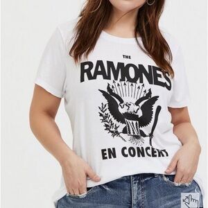 Torrid The Ramones En Concert White Crew Tee